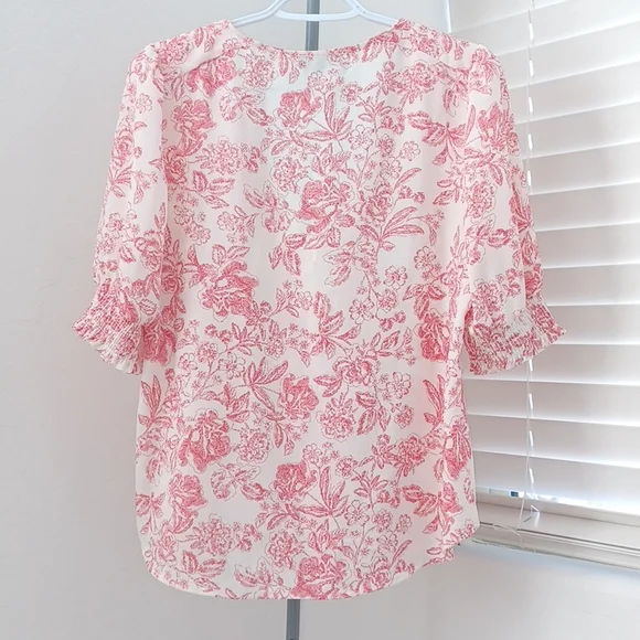 1. State Floral Blouse - Picture 6 of 8
